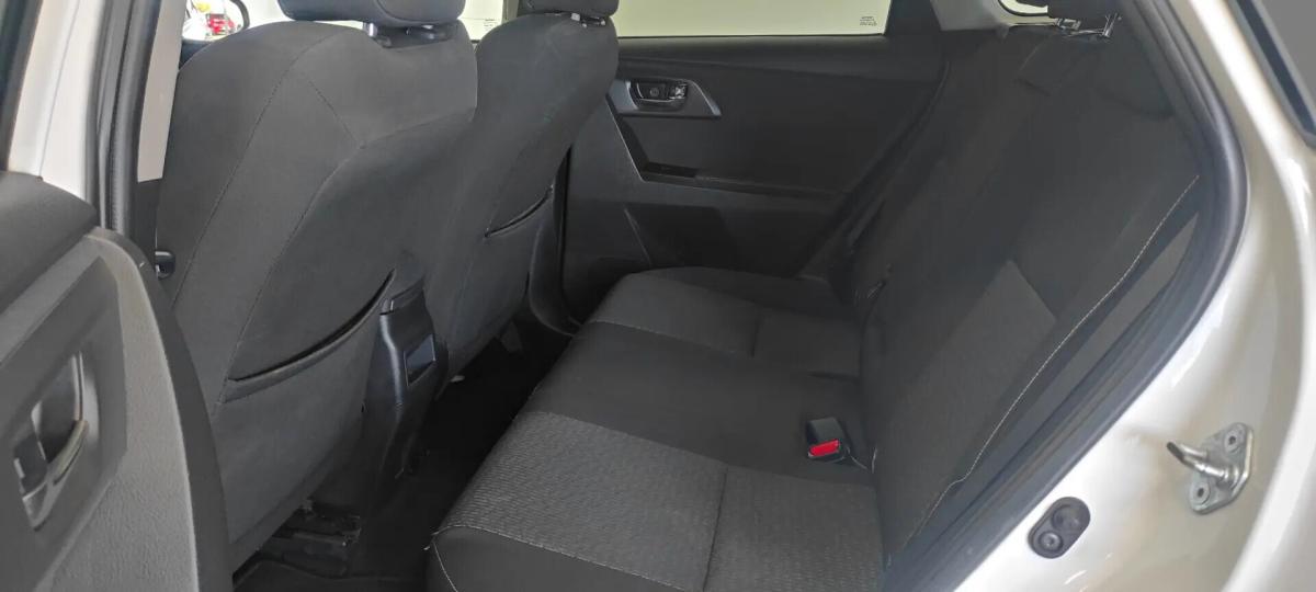 toyota-auris-touring-sports-2014-diesel-1364cc