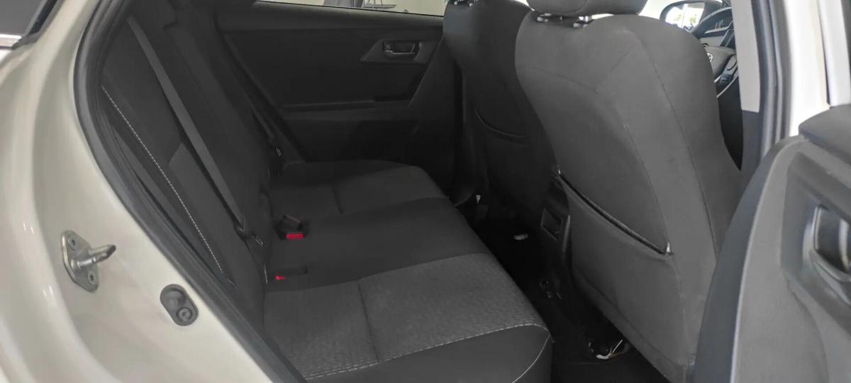 toyota-auris-touring-sports-2014-diesel-1364cc