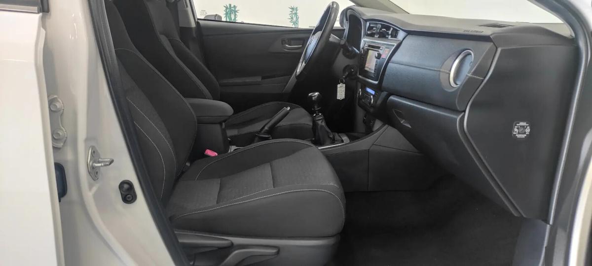 toyota-auris-touring-sports-2014-diesel-1364cc