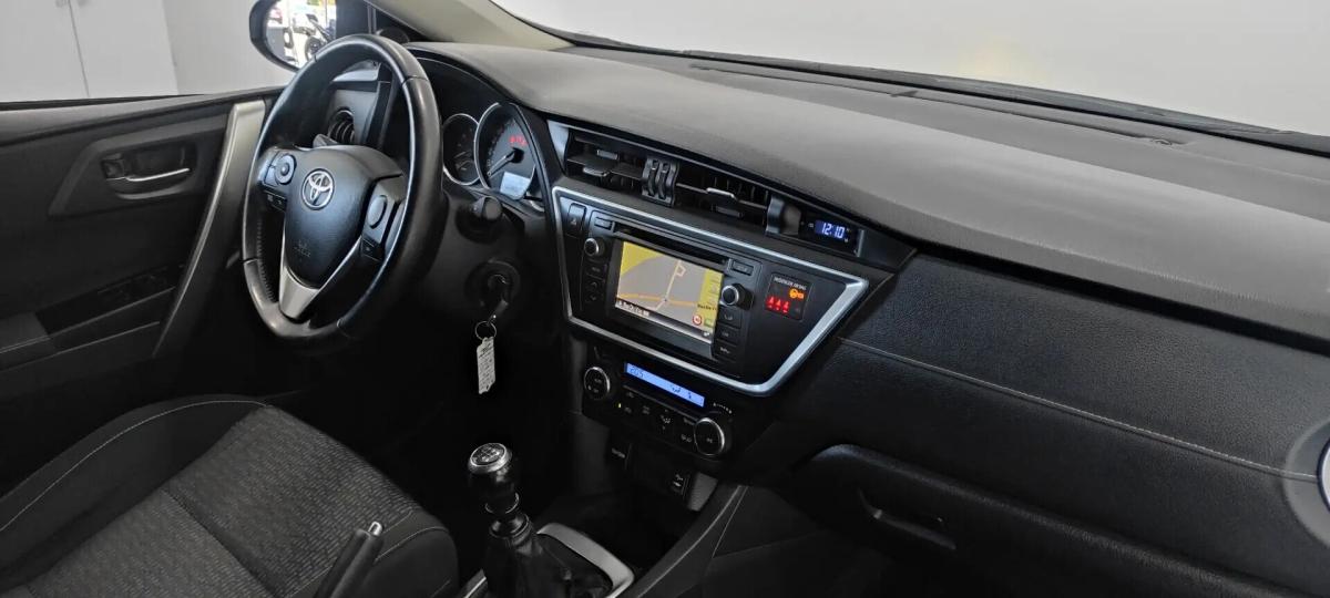 toyota-auris-touring-sports-2014-diesel-1364cc