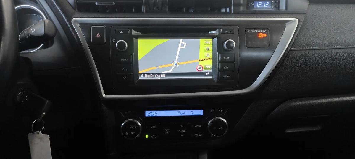 toyota-auris-touring-sports-2014-diesel-1364cc