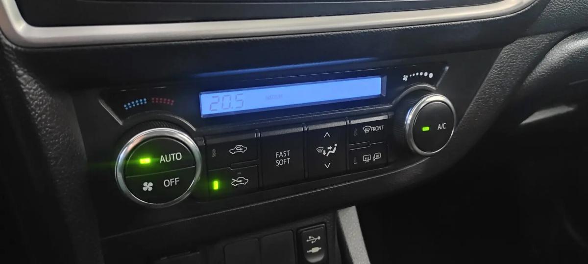 toyota-auris-touring-sports-2014-diesel-1364cc
