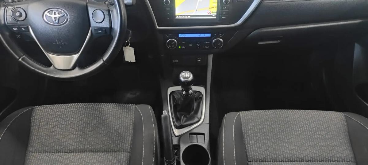 toyota-auris-touring-sports-2014-diesel-1364cc