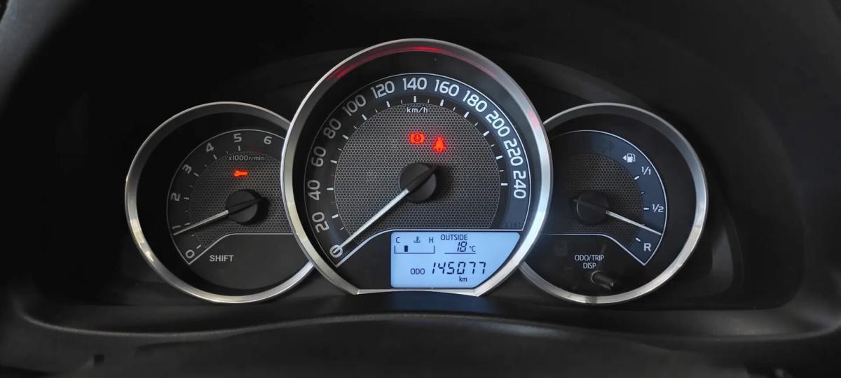 toyota-auris-touring-sports-2014-diesel-1364cc