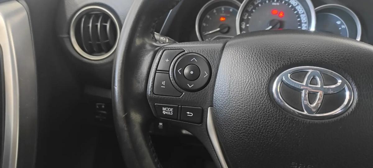 toyota-auris-touring-sports-2014-diesel-1364cc