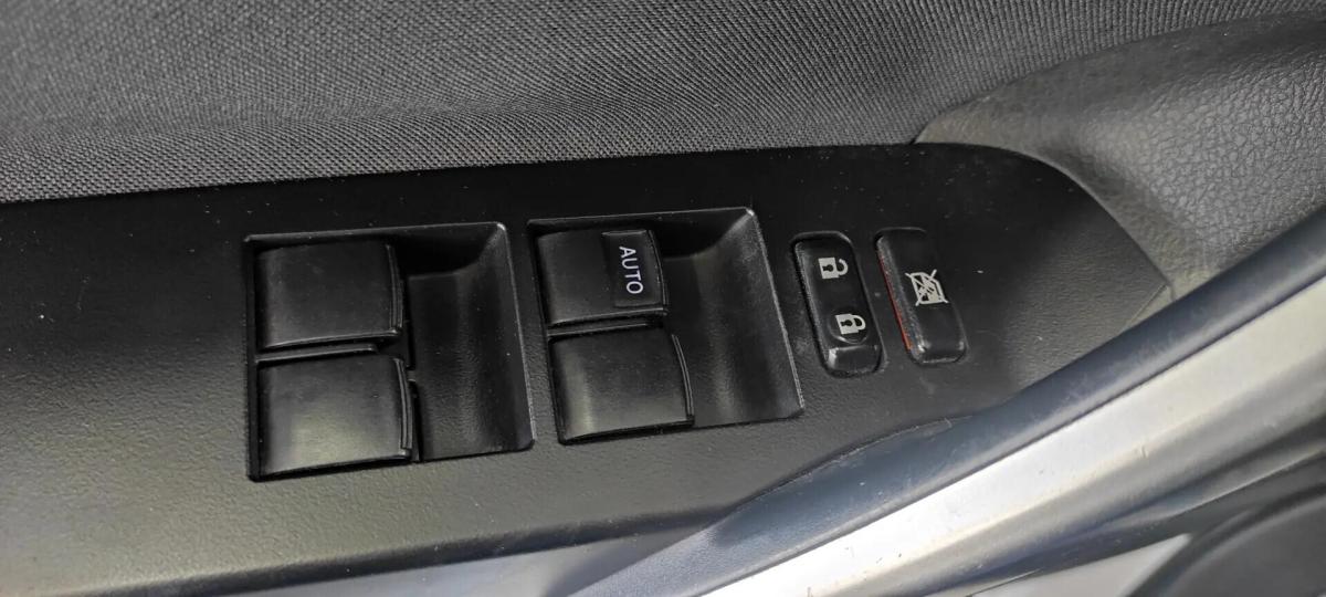 toyota-auris-touring-sports-2014-diesel-1364cc