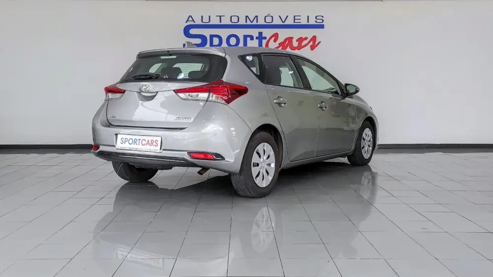 toyota-auris-2016-diesel-1364cc