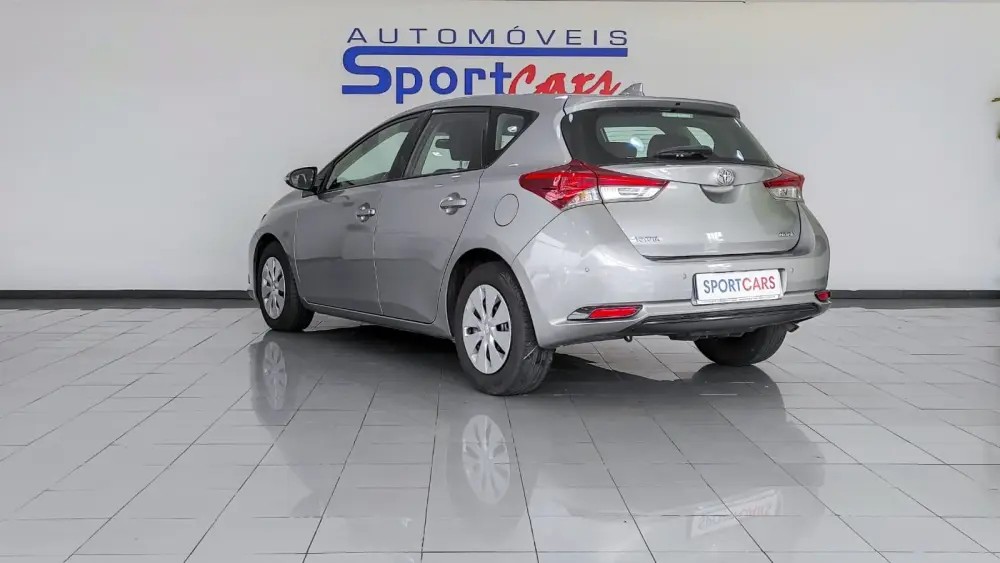 toyota-auris-2016-diesel-1364cc