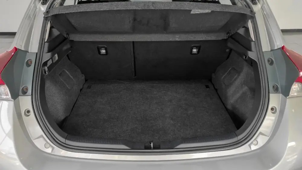 toyota-auris-2016-diesel-1364cc