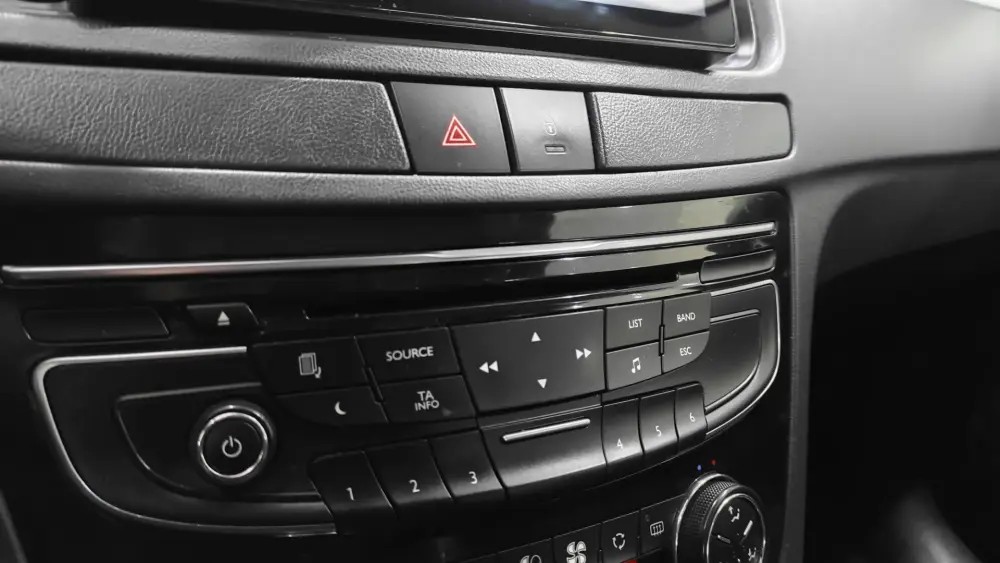 peugeot-508-2012-diesel-1560cc