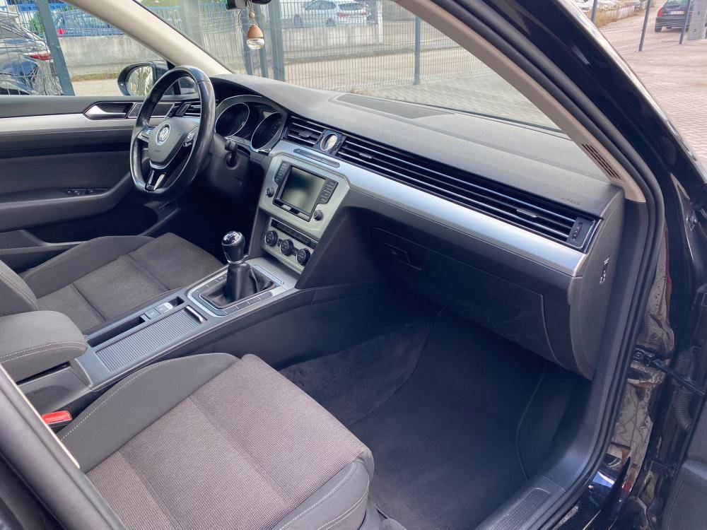 volkswagen-passat-variant-2016-diesel-1598cc