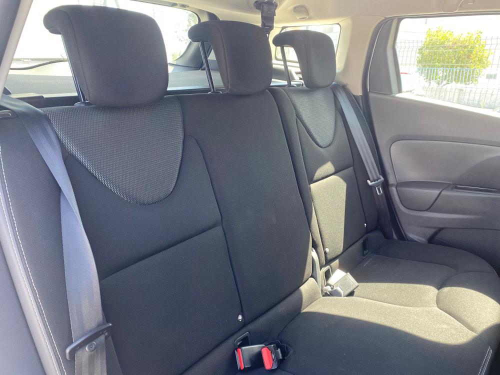 renault-clio-sport-tourer-2015-diesel-1461cc