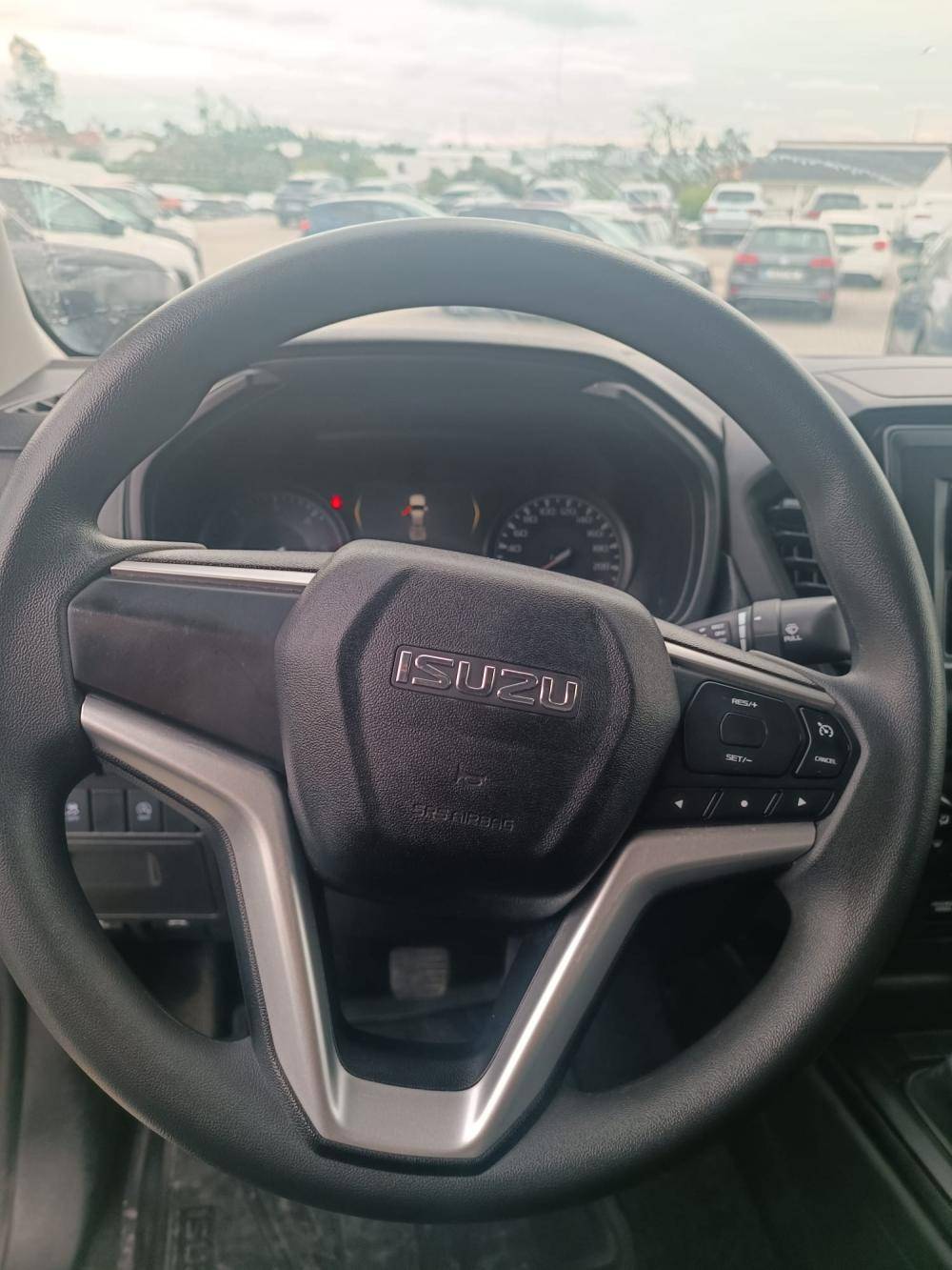 isuzu-d-max-2023-diesel-2000cc