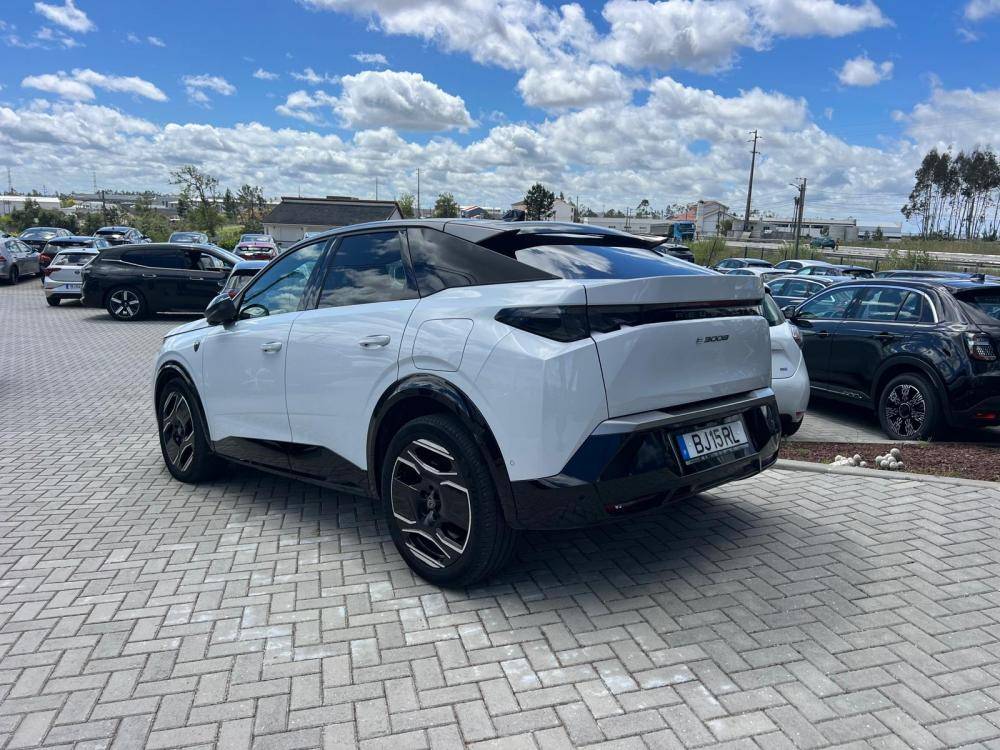peugeot-e-3008-2024-eletrico-0cc