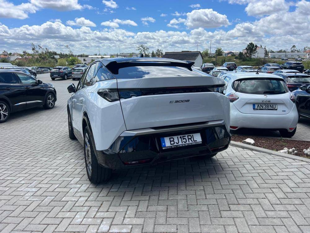 peugeot-e-3008-2024-eletrico-0cc