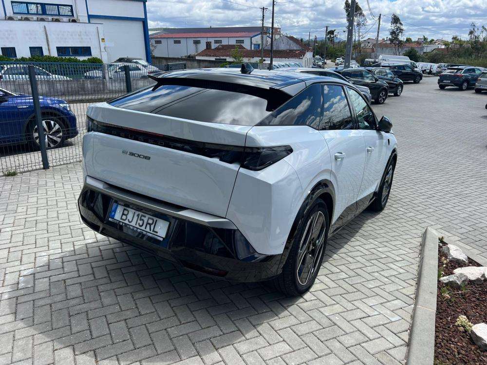 peugeot-e-3008-2024-eletrico-0cc