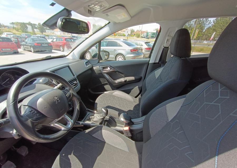 peugeot-2008-2019-diesel-1499cc