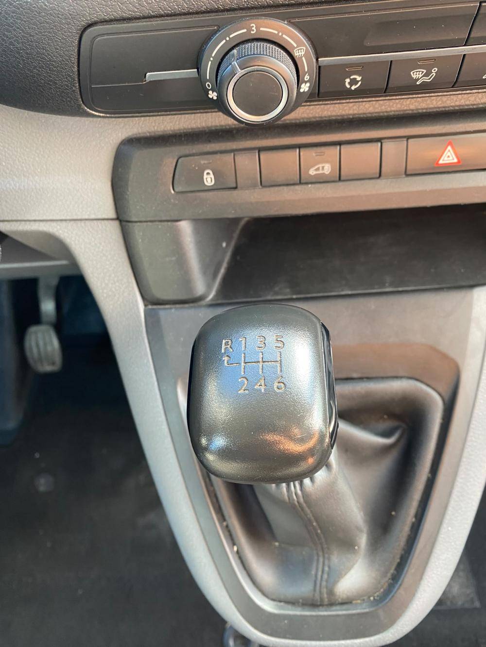 opel-vivaro-2019-diesel-1499cc