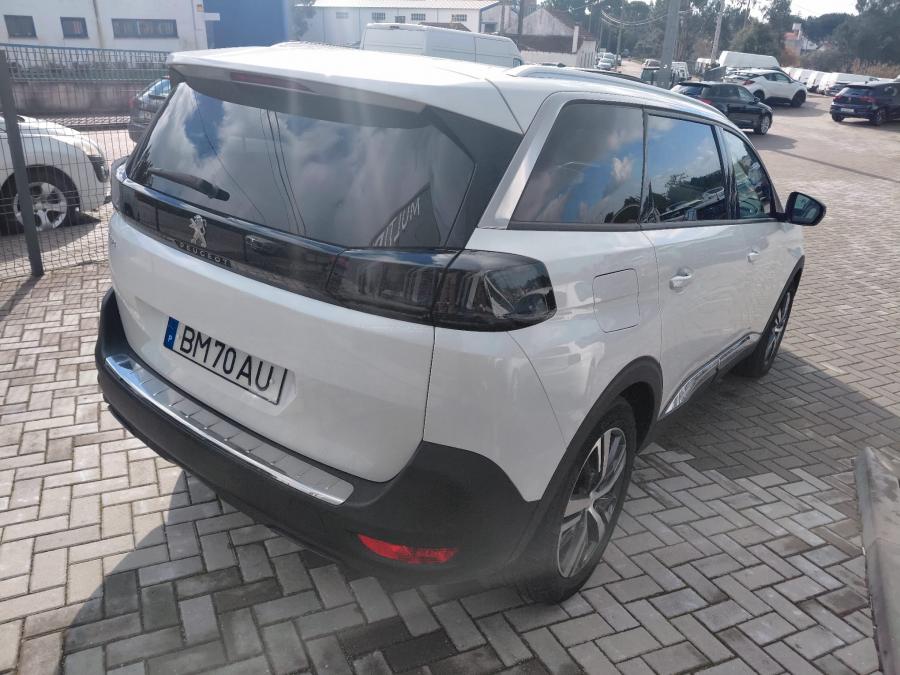 peugeot-5008-2024-gasolina-1199cc