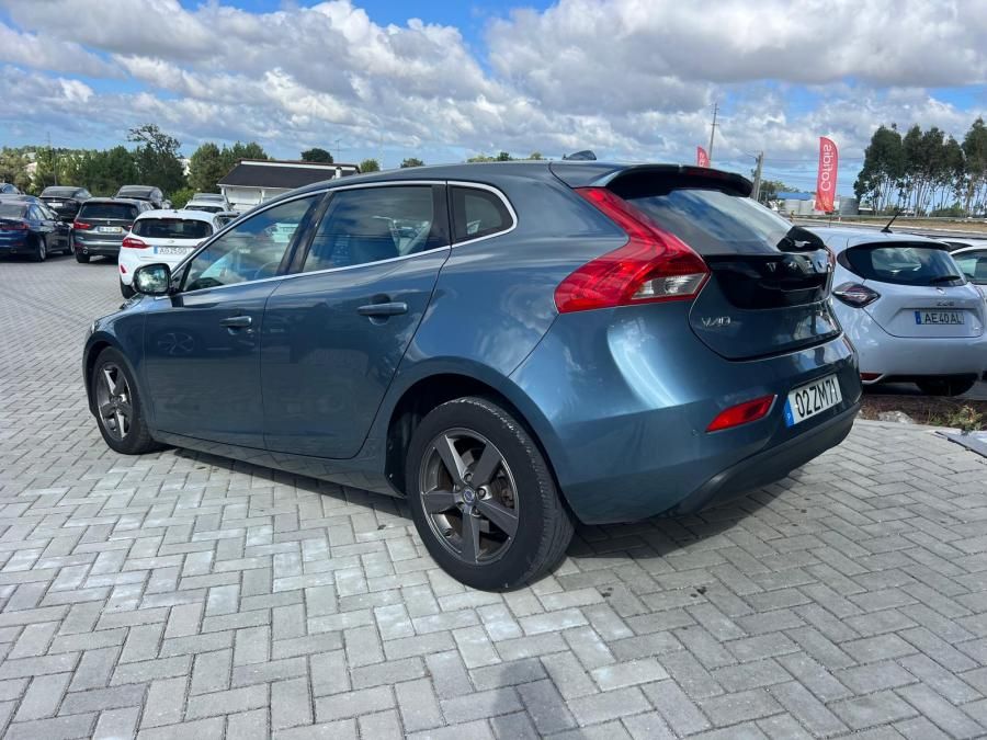 volvo-v40-2014-diesel-1560cc