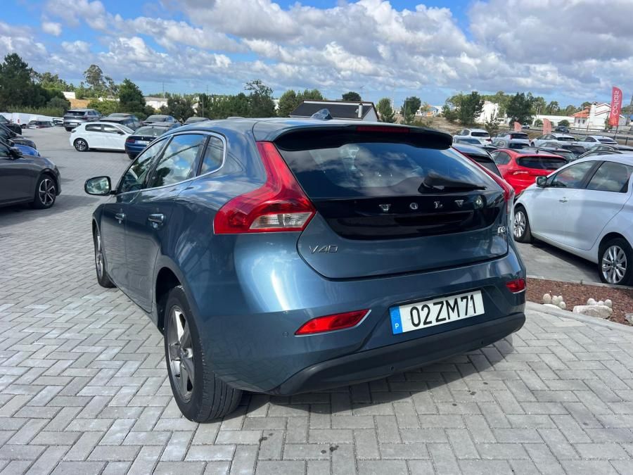 volvo-v40-2014-diesel-1560cc