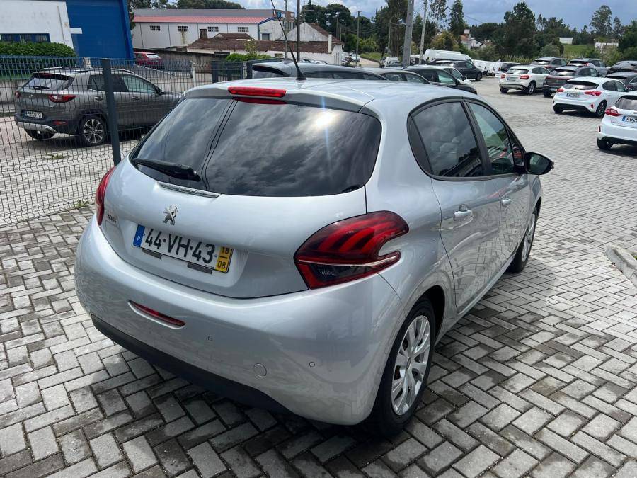 peugeot-208-2018-diesel-1560cc