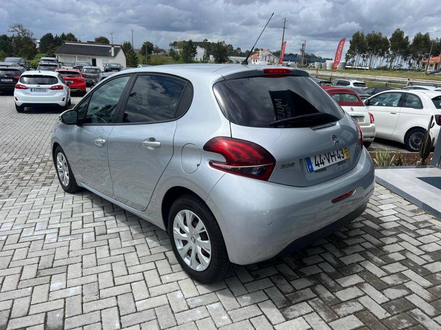 peugeot-208-2018-diesel-1560cc