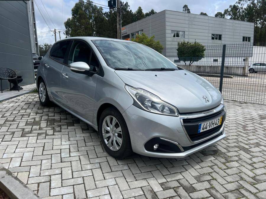 peugeot-208-2018-diesel-1560cc