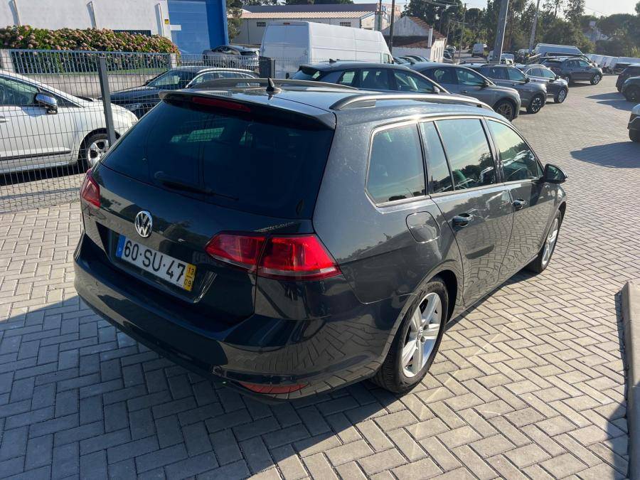 volkswagen-golf-variant-2013-diesel-1598cc