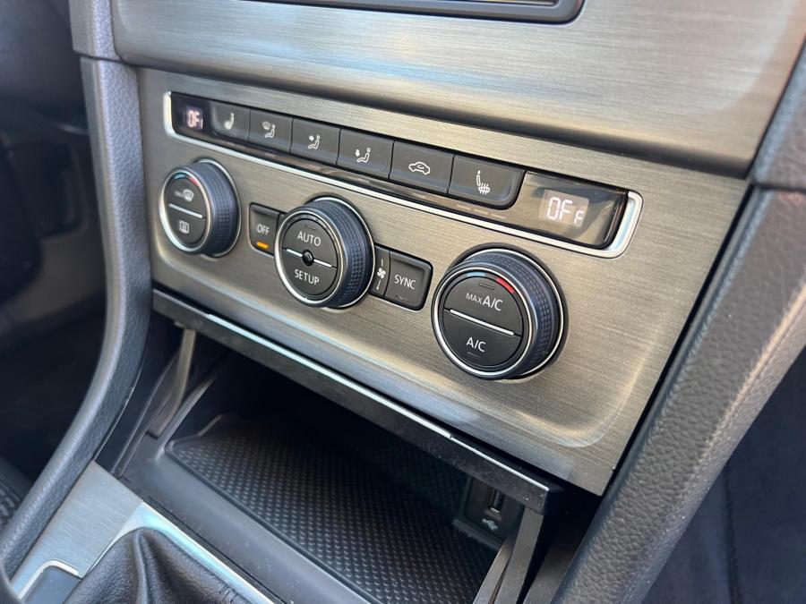 volkswagen-golf-variant-2013-diesel-1598cc