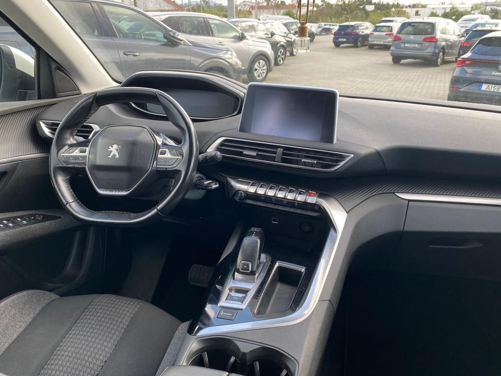 peugeot-5008-2018-diesel-1499cc