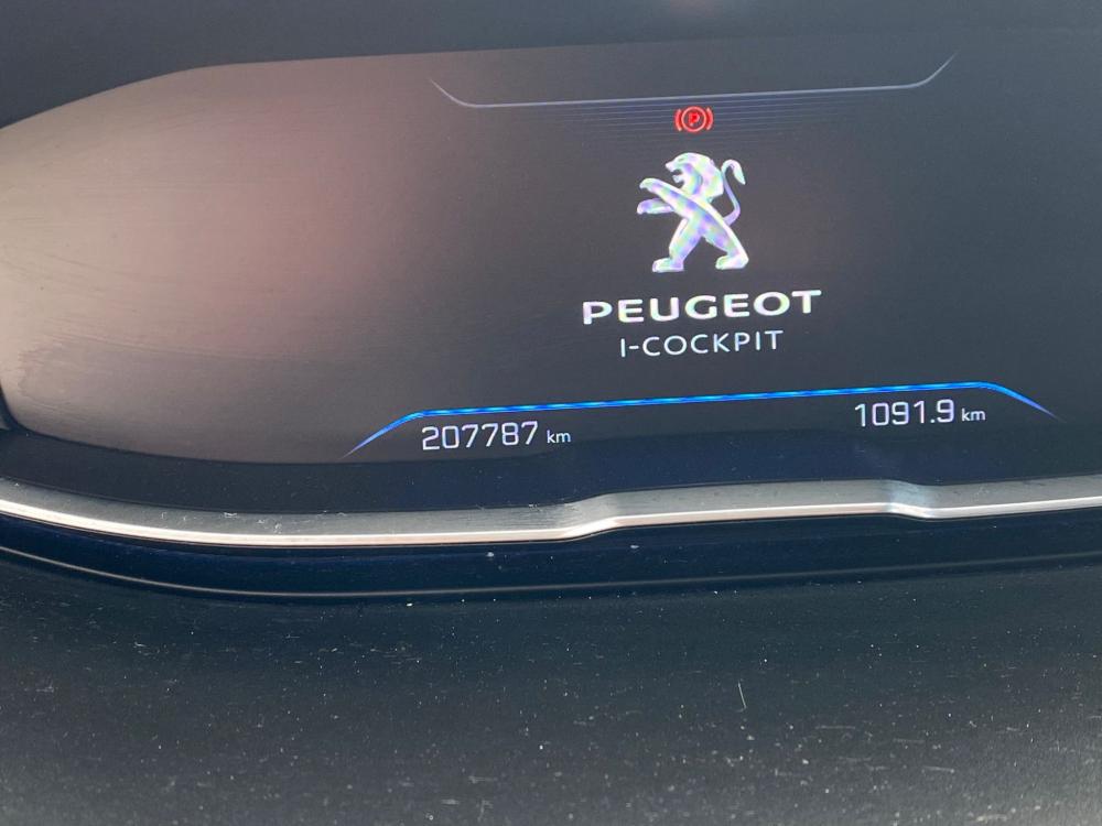 peugeot-5008-2018-diesel-1499cc