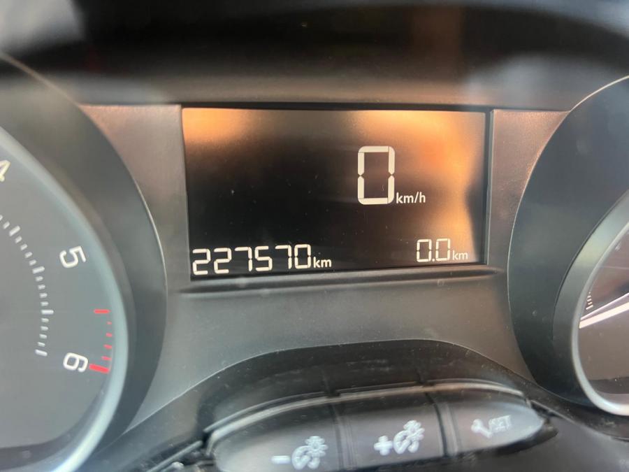 peugeot-208-2019-diesel-1499cc