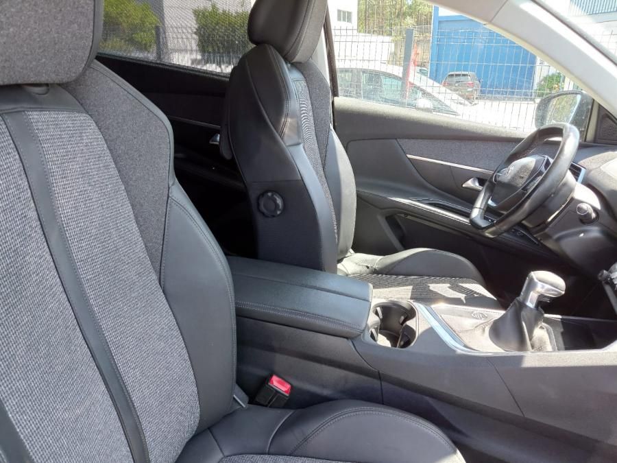 peugeot-5008-2020-diesel-1499cc