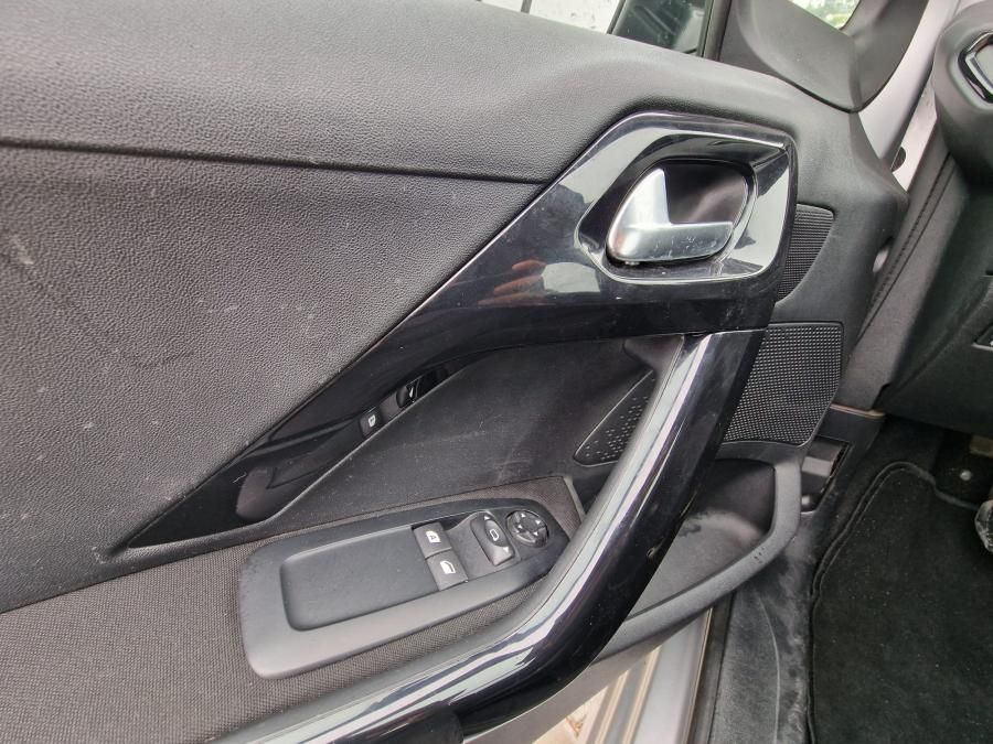 peugeot-208-2017-diesel-1560cc