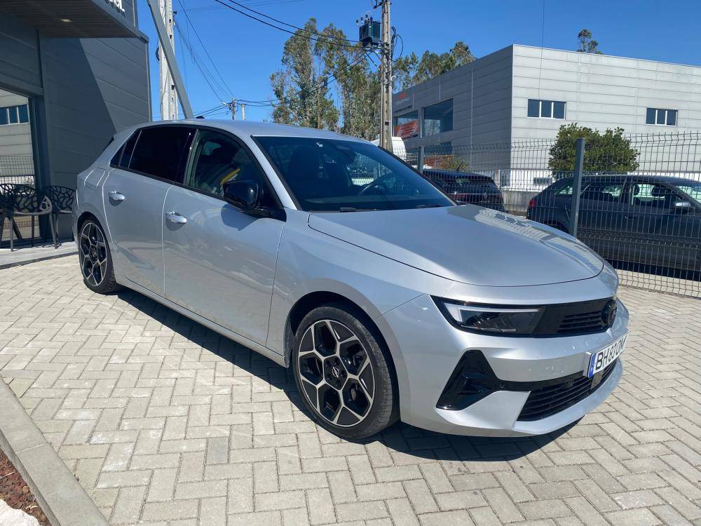 opel-astra-2024-hibrido-a-gasolina-1598cc