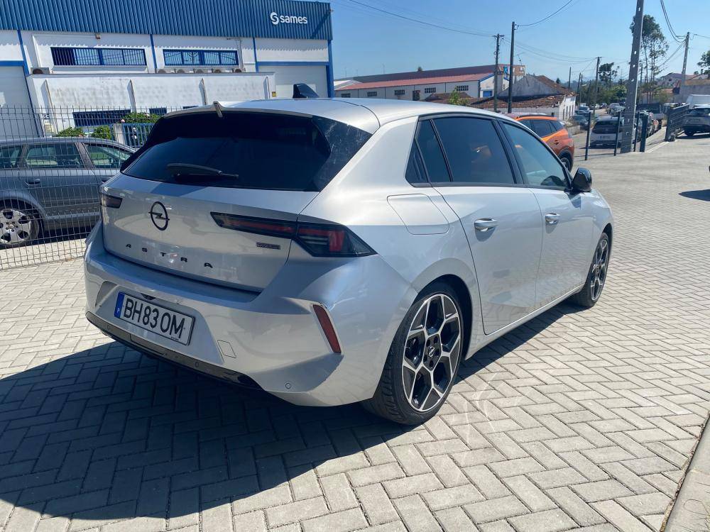 opel-astra-2024-hibrido-a-gasolina-1598cc