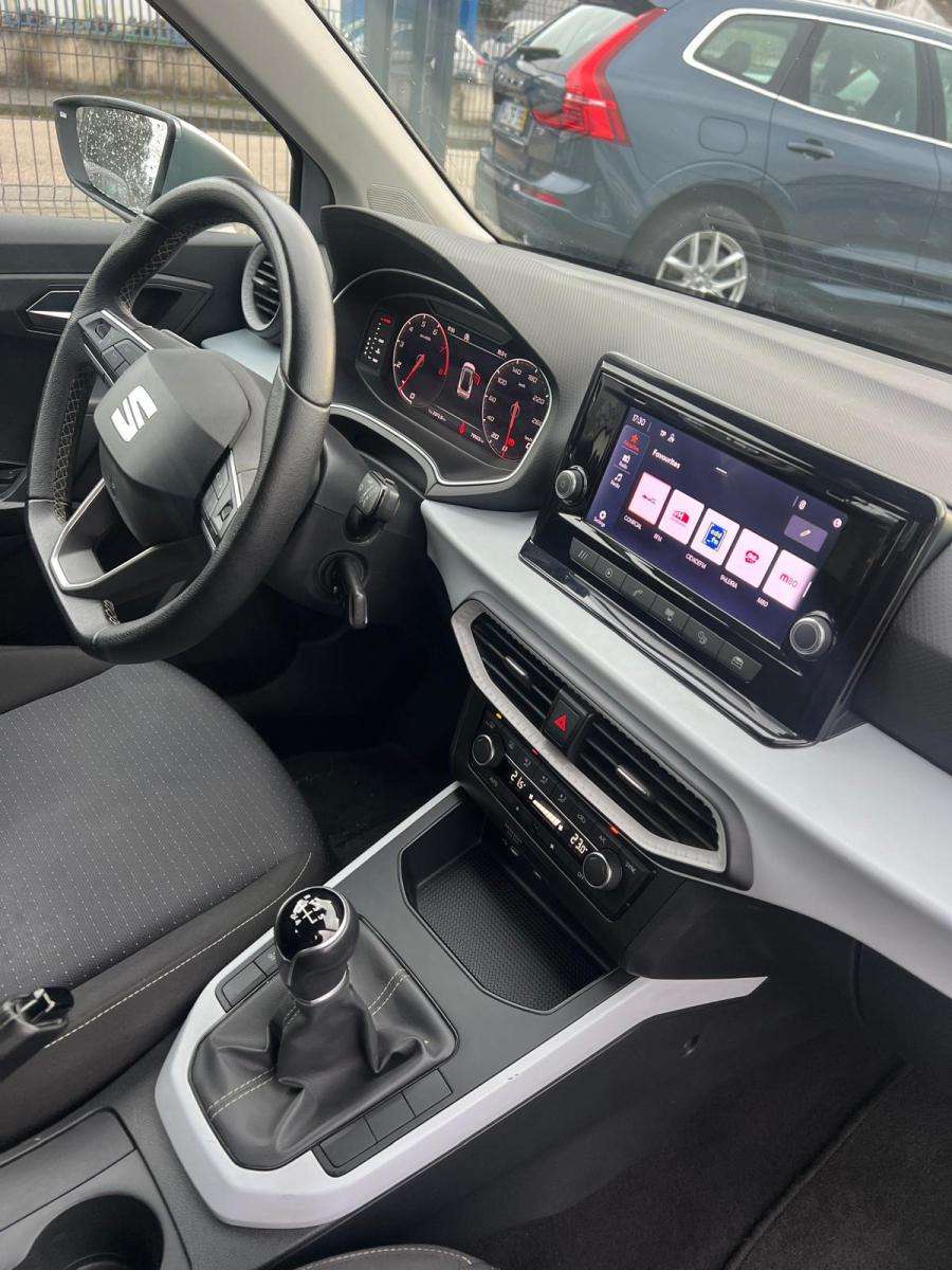seat-arona-2023-gasolina-999cc