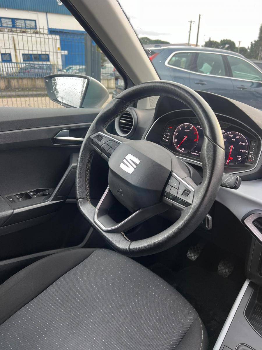 seat-arona-2023-gasolina-999cc