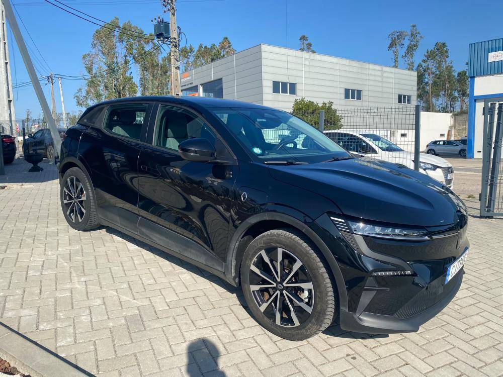 renault-megane-e-tech-2023-eletrico-0cc