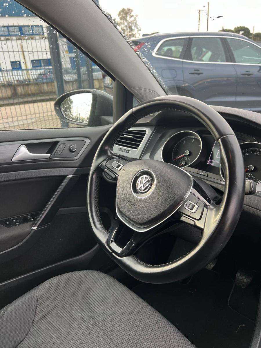 volkswagen-golf-variant-2017-diesel-1598cc