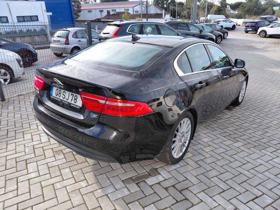 jaguar-xe-2015-diesel-1999cc