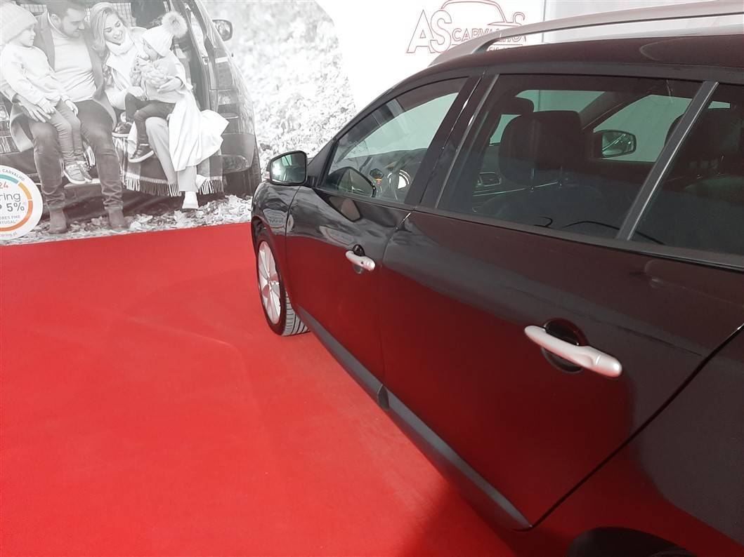 renault-megane-sport-tourer-2010-diesel-1461cc