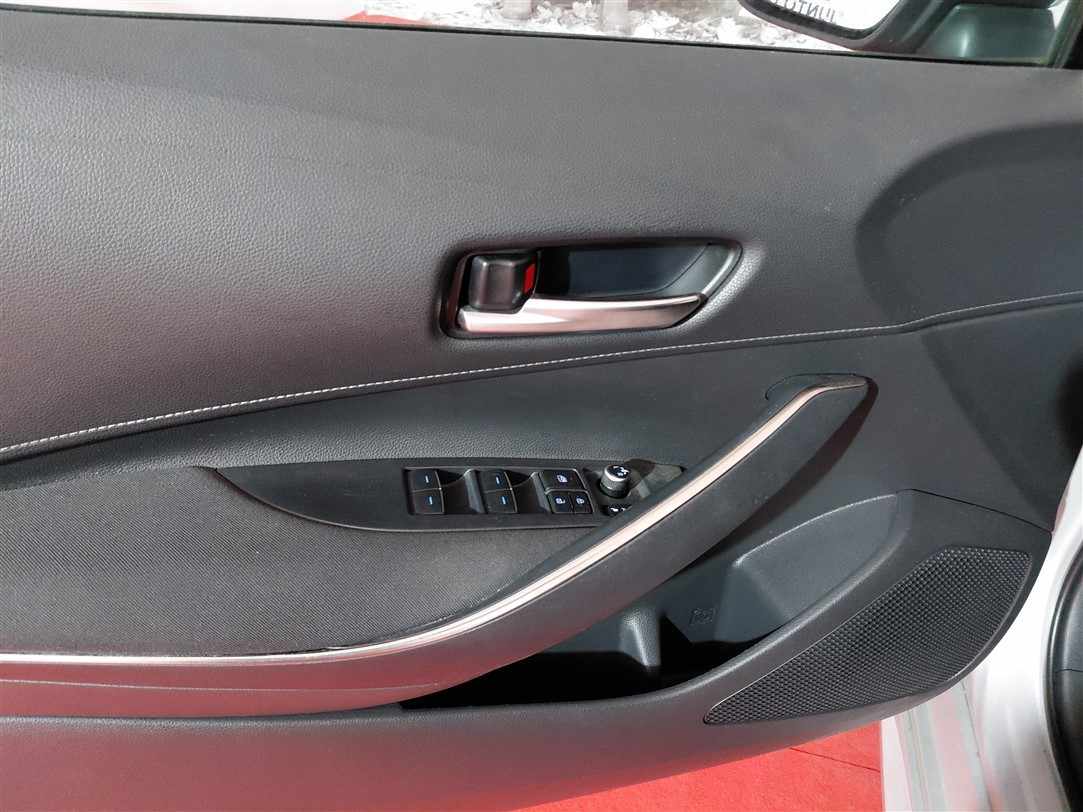 toyota-corolla-2019-hibrido-a-gasolina-1798cc