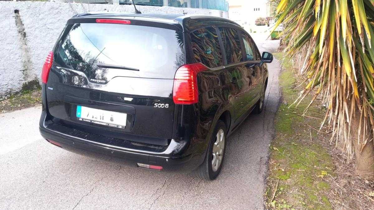 peugeot-5008-2016-diesel-1560cc