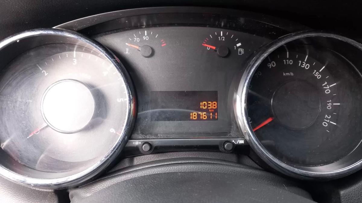 peugeot-5008-2016-diesel-1560cc