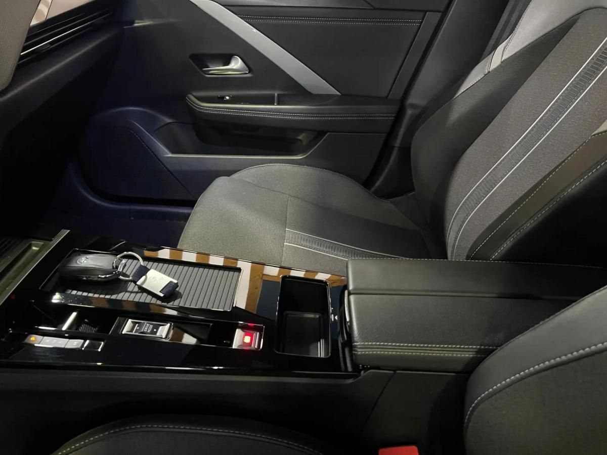 opel-astra-sport-tourer-2025-gasolina-1199cc