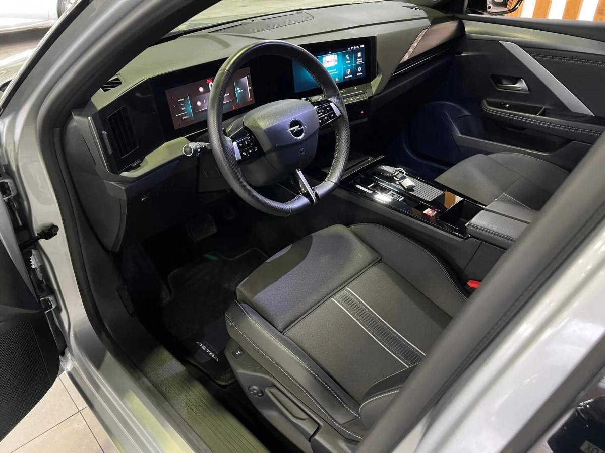 opel-astra-sport-tourer-2025-gasolina-1199cc