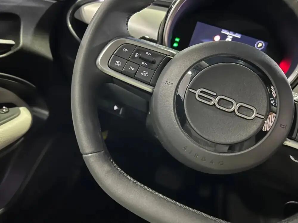 fiat-600-2024-gasolina-1199cc