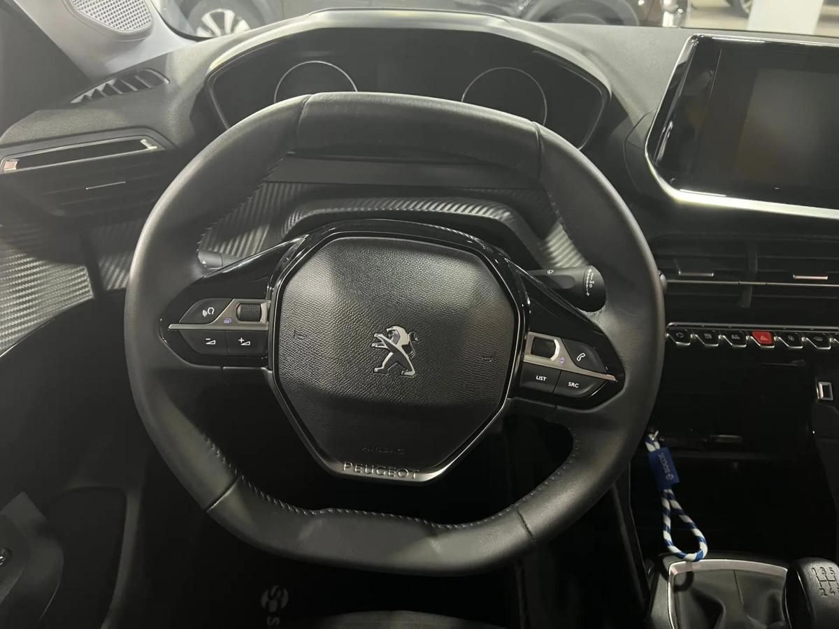 peugeot-208-2022-gasolina-1199cc